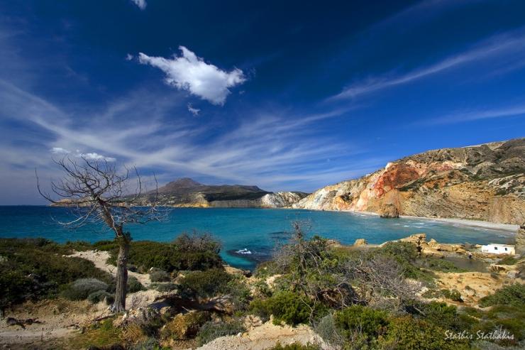 Τα σμαραγδένια νερά της Μήλου προβάλλονται σε Βρετανία και Αυστραλία