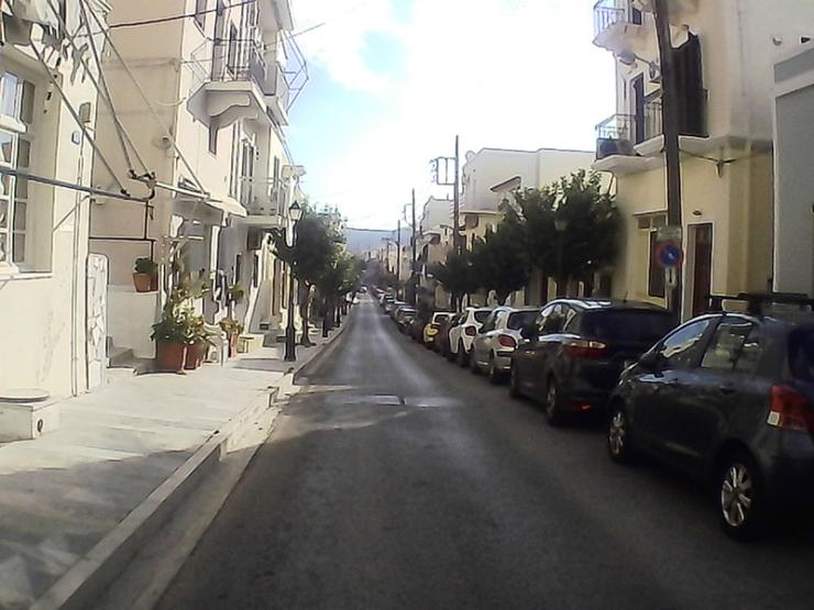 Σύρος: Απαγόρευση κυκλοφορίας στην οδό Καποδιστρίου (ύψος σταδίου Πευκακίων)