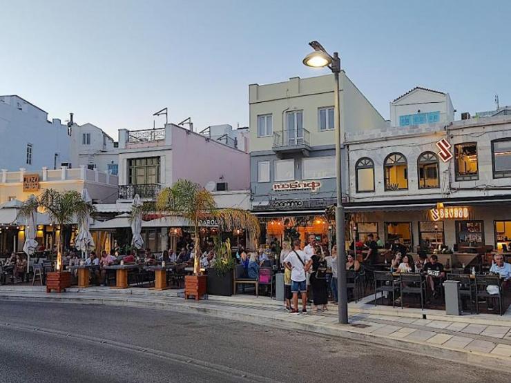 “Πλώρη” για τη σεζόν με 30% κενών θέσεων στην εστίαση 