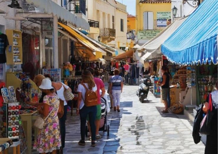 Τήνος: Καταγγελία του Εμποροεπαγγελματικού Συλλόγου για παρεμπόριο