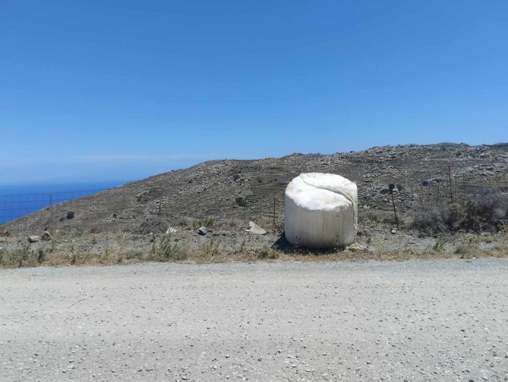 Κοινό Τηνίων: Δέματα σκουπιδιών στον δρόμο προς τον δεματοποιητή