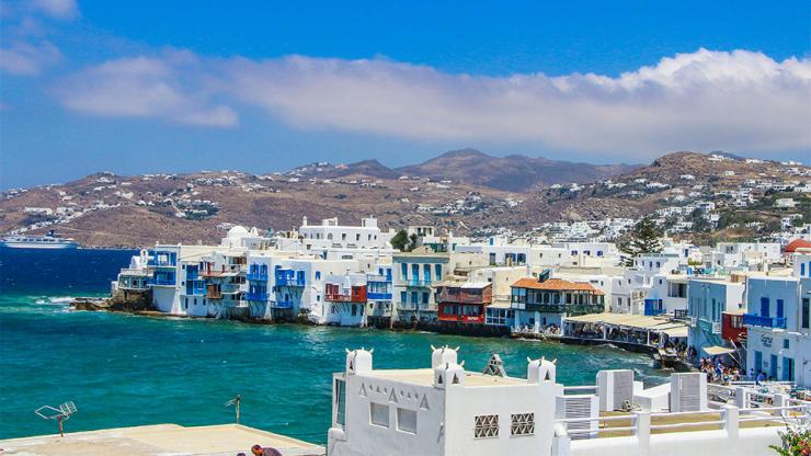 Μύκονος: Συλλήψεις σε επιχειρήσεις εστίασης για υπέρβαση ορίου έντασης μουσικής