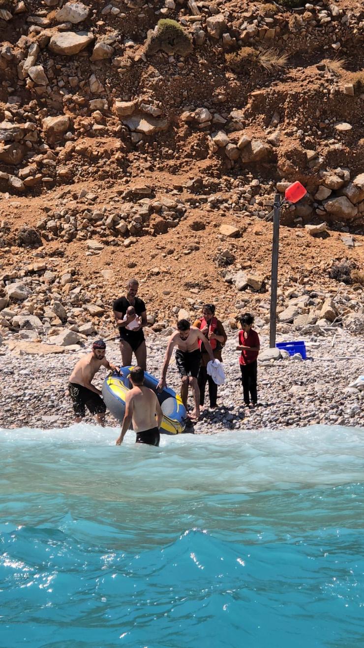 Τήλος: Συγκλονιστική διάσωση βρέφους μεταναστών