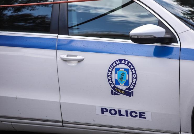 Ασπρόπυργος: Ελεύθεροι οι γονείς του 3χρονου που καταπλακώθηκε από γκαραζόπορτα