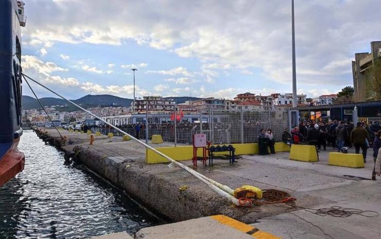 Μυτιλήνη: Γυναίκα έπεσε στο λιμάνι κατά την επιβίβασή της σε πλοίο