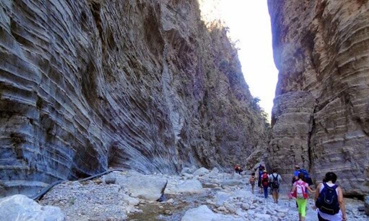 Φαράγγι της Σαμαριάς: Απομακρύνθηκαν με ασφάλεια οι τουρίστες που διανυκτέρευσαν εκεί