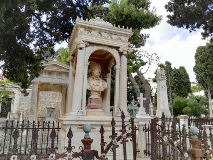 “Διαβατήριο” για την ψηφιακή αποτύπωση όλων των ταφικών μνημείων 