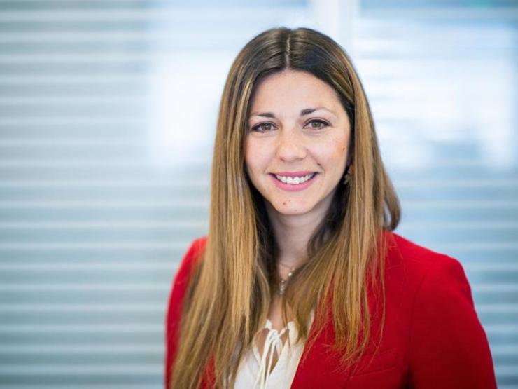 Ζαχαράκη: 1.850 ευρώ τον μήνα για τους επαγγελματίες αναδόχους γονείς παιδιών με αναπηρία