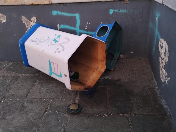  Παραπέμπει σε… σκουπιδότοπο 