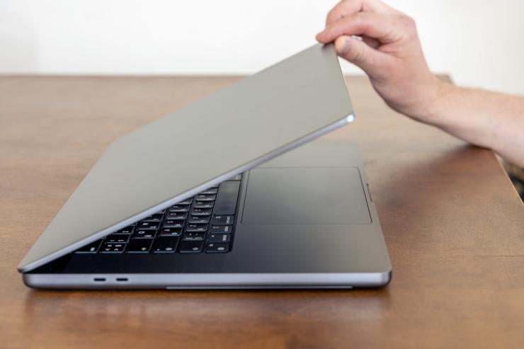 Ελληνική Αστυνομία: Ενημέρωση για προστασία από παραπλανητικά προφίλ στα social media 