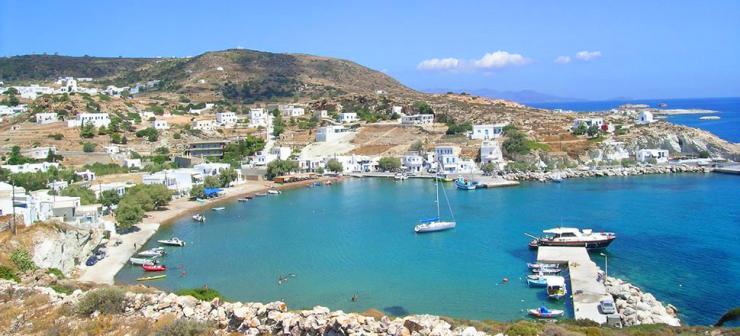 Κίμωλος: Πρόσκρουση θαλαμηγού στο λιμάνι - Τοποθετήθηκε προληπτικά πλωτό φράγμα 