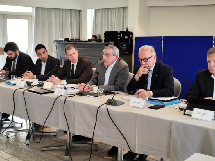 “Σωσίβιο” από Περιφέρεια για Σαντορίνη, Μύκονο και Πάρο 