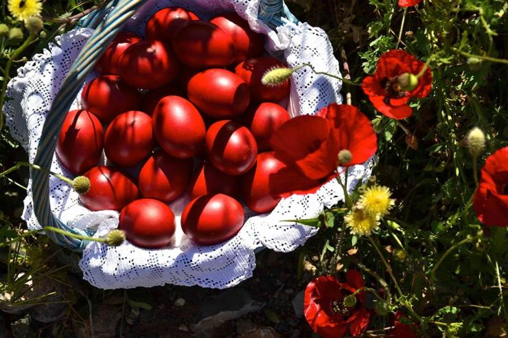 Κόκκινα αβγά: Η ιστορία τους στην Ελλάδα και τον κόσμο