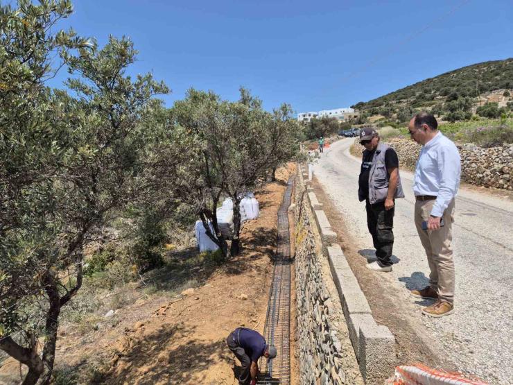 Πάρος: Έναρξη εργασιών αποκατάστασης λιθοδομών οδικού δικτύου στο Καμάρι Αγκαιριάς