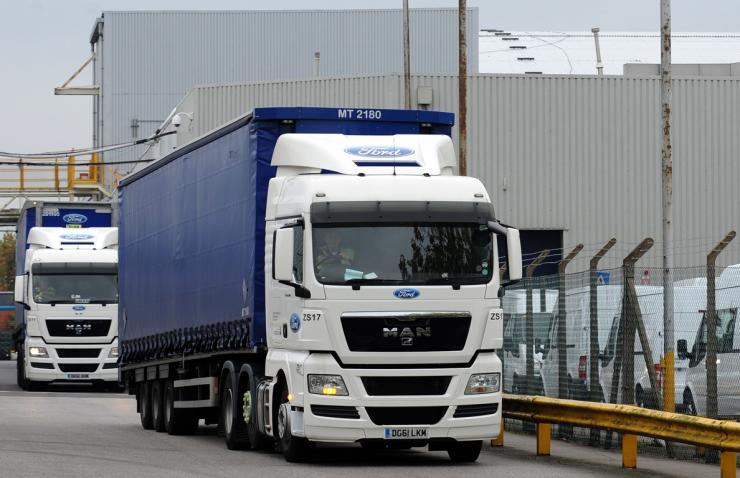 Αντίδραση των μεταφορέων για τις αυξήσεις στα ακτοπλοϊκά ναύλα των φορτηγών 