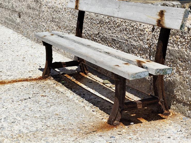 Σκουριασμένος εξοπλισμός στο καταφύγιο της Αζολίμνου 