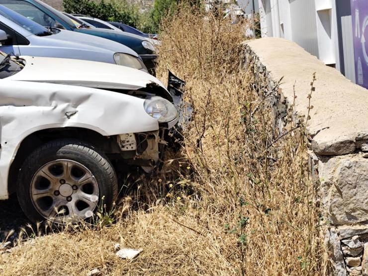 Αρχή… σκουπιδότοπου το parking της Λαλακιάς 