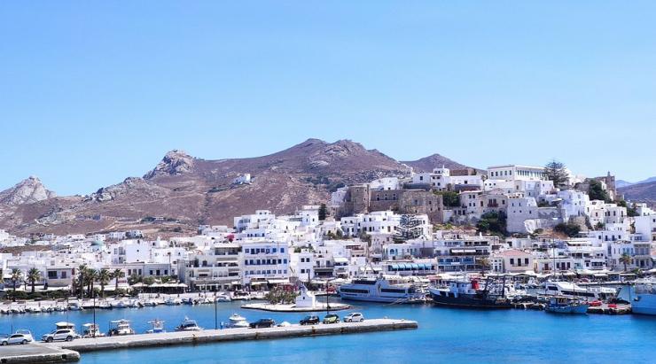 Νάξος: Αποβιβάστηκαν με ασφάλεια επιβάτες στο λιμάνι - Πρόβλημα σε καταμαράν