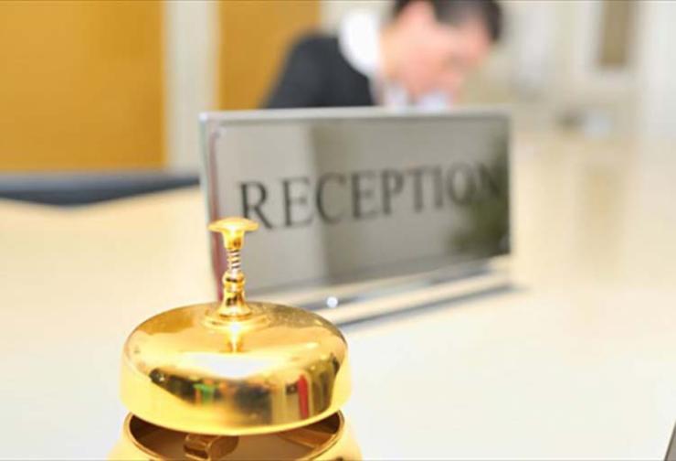 Μύκονος: Συνελήφθη ζευγάρι για εκβίαση - Ζητούσαν χρήματα από υπεύθυνη ξενοδοχείου για να διαγράψουν κακές κριτικές 