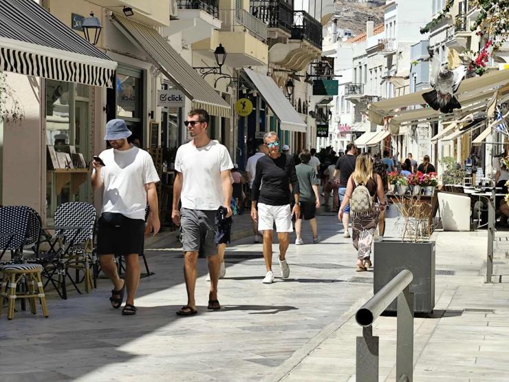 Αγωνία για το μέλλον των εμπορικών στη Σύρο 