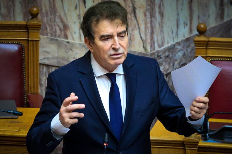 Χρυσοχοΐδης: Βασική προτεραιότητα η προστασία των ανηλίκων από τη βία και τους εθισμούς