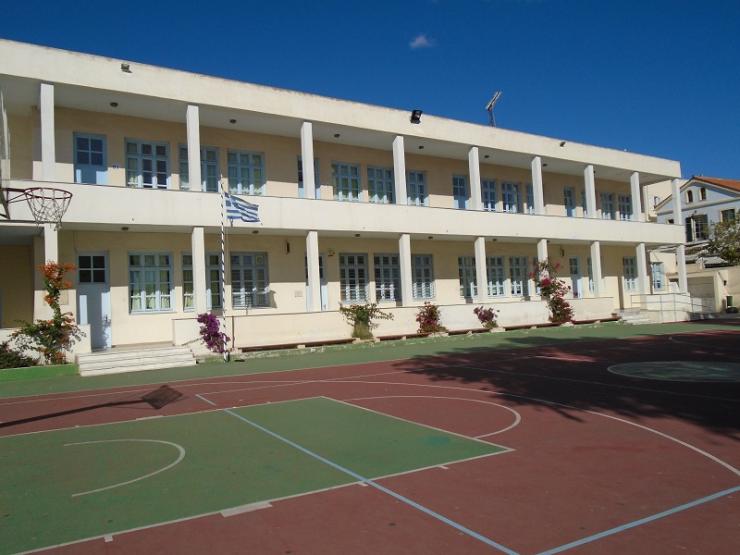 Τήνος: Με 1,8 εκατ. ευρώ η ενεργειακή αναβάθμιση Γυμνασίου και Λυκείων