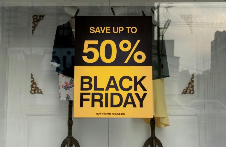 Αρχίζει πρόωρα φέτος η Black Friday - Προσπάθεια εμπόρων να ανακτήσουν τζίρους