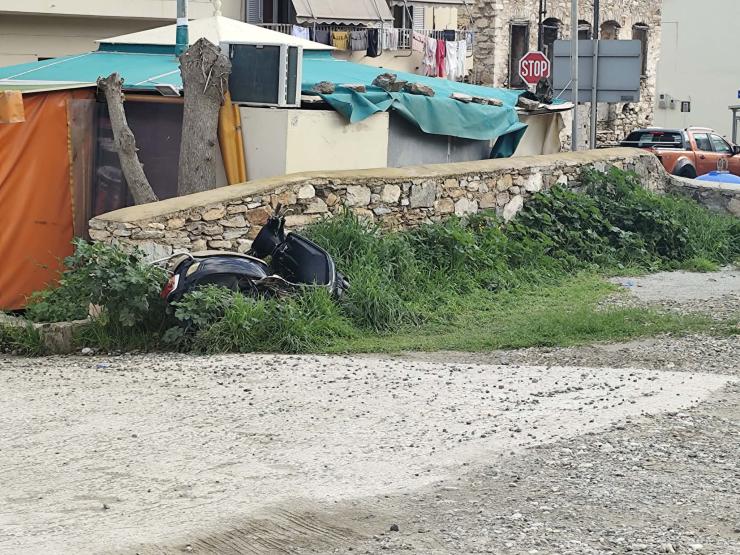  Εικόνα εγκατάλειψης στο parking της Λαλακιάς 