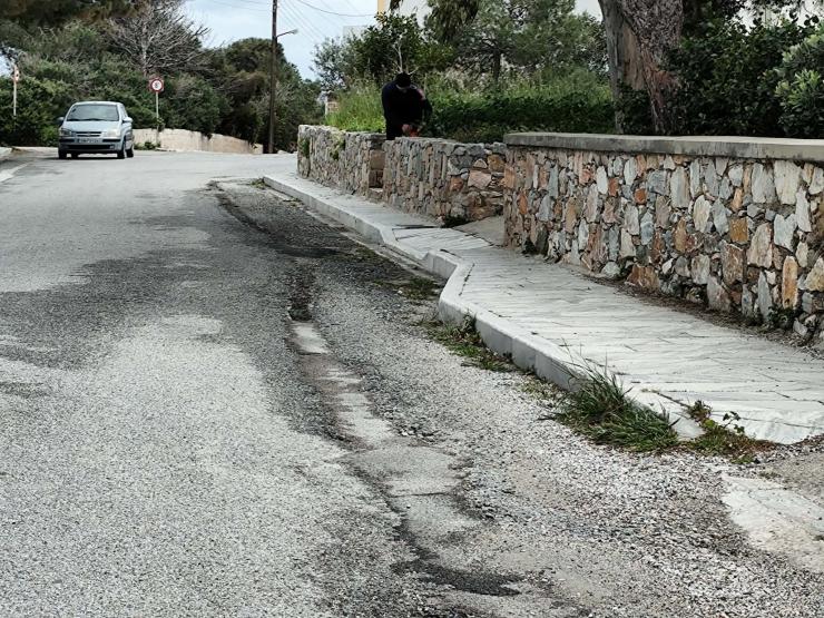 Συνεχείς ελιγμοί λόγω κακής ποιότητας οδοστρώματος 