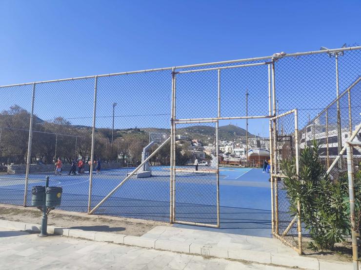 Παράπονα και για το ανοιχτό γήπεδο μπάσκετ 