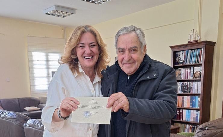 Παράδοση δωροεπιταγών για τη χορήγηση δωρεάν ακουστικών βαρηκοΐας