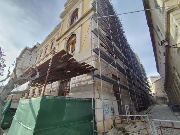 Τον Μάιο οι σκαλωσιές μεταφέρονται στην πρόσοψη 