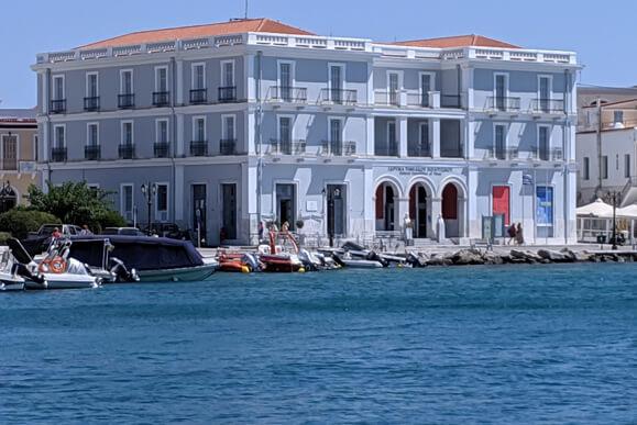 “Ιδέες και σύμβολα” στο Ίδρυμα Τηνιακού Πολιτισμού