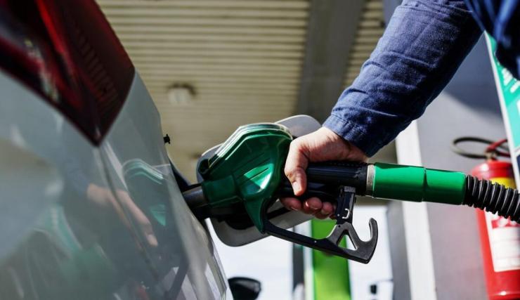 Καύσιμα: Μια "ανάσα" από τα δύο ευρώ η βενζίνη - Πώς διαμορφώνεται στα νησιά