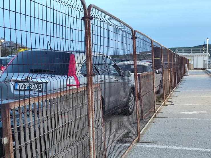 Αισθητική παραφωνία στο “Νησάκι” 