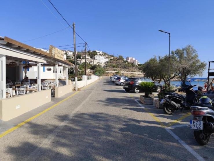 “Κυνήγι” κατοχύρωσης χώρων στάθμευσης στα χωριά 