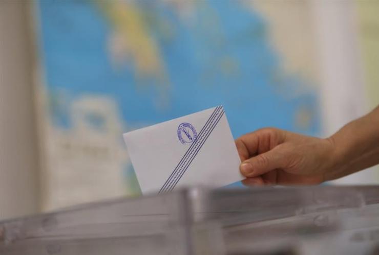 Δημοσκόπηση Interview: 12,2% το προβάδισμα της ΝΔ από το ΠΑΣΟΚ, 29% αναποφάσιστοι 