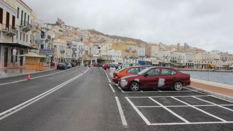 Από την Τρίτη η επαναφορά της διπλής κυκλοφορίας στην παραλία της Ερμούπολης