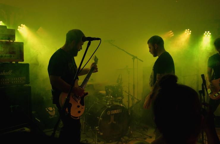 Το Backyard Festival κόντρα στον καιρό