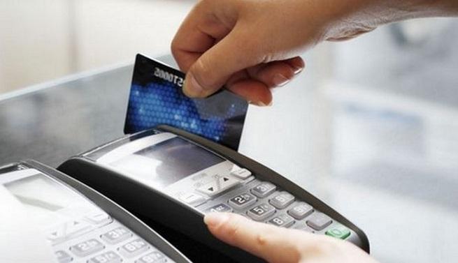 Νέα σχετικά με την υποχρέωση ενημέρωσης αποδοχής καρτών