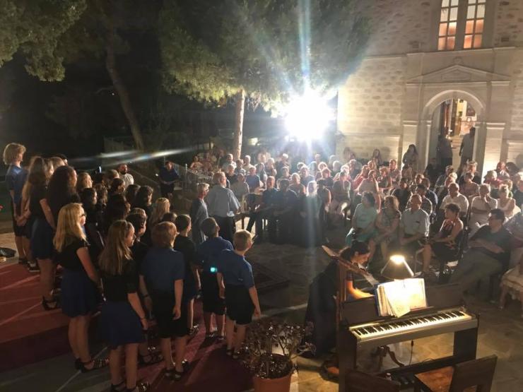 150 φωνές γαλήνεψαν τα Χρούσσα