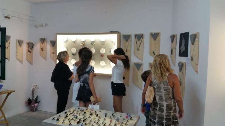 Η Σύρος μέσα από την τέχνη του φερμουάρ