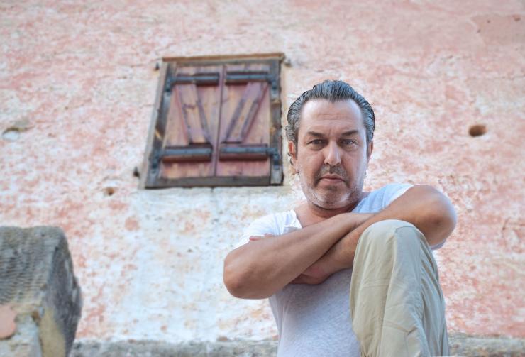 «Τέτοια κείμενα γράφονται κάθε 50 χρόνια»