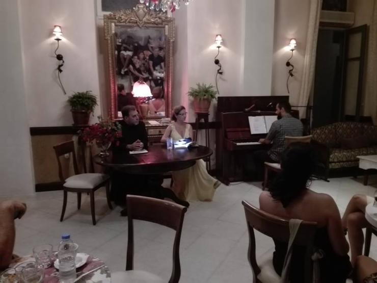 Ένα «προξενιό» με βάθος, αγάπη και πόνο