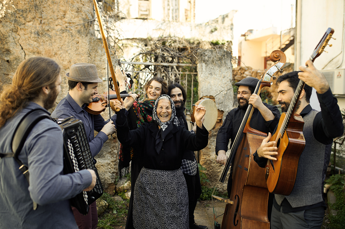 «Θέλουμε ο κόσμος να έρθει και να γλεντήσει»