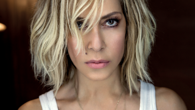 Αναβάλλεται η συναυλία της Άννας Βίσση στην Σύρο