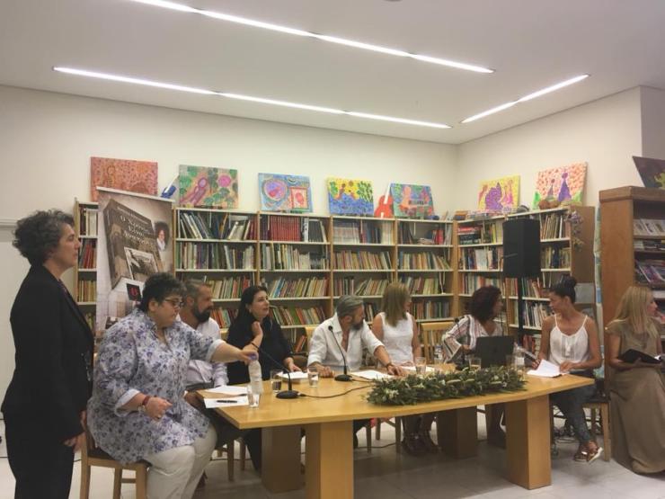 «Η επαφή μου με τη συγγραφή οφείλεται στον Απόλλωνα»