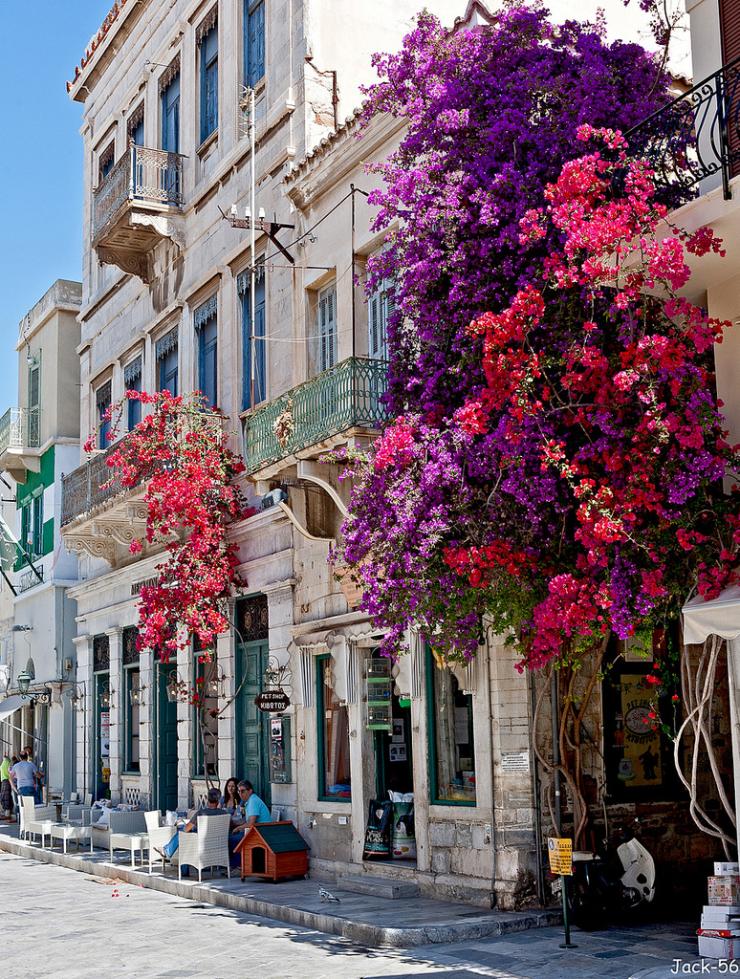 Εξερεύνηση του αρχιτεκτονικού αποθέματος της Σύρου