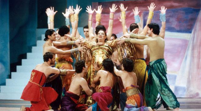 Θέατρο και στο σπίτι