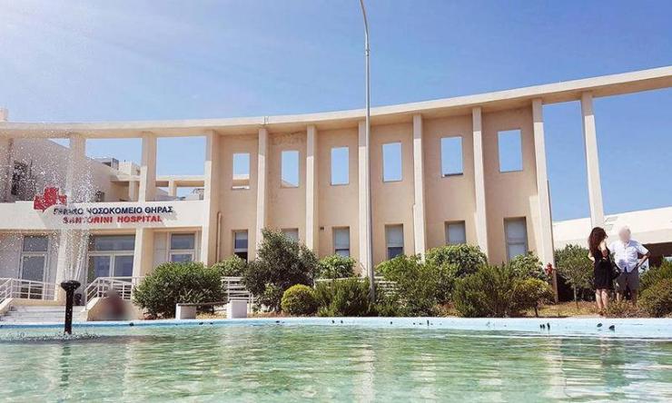 Σαντορίνη: 66χρονη έχασε την ισορροπία της στο σκάφος που επέβαινε 
